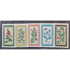 ALEMANIA ORIENTAL DDR 1960 SERIE COMPLETA DE ESTAMPILLAS NUEVAS MINT FLORES 9 EUROS